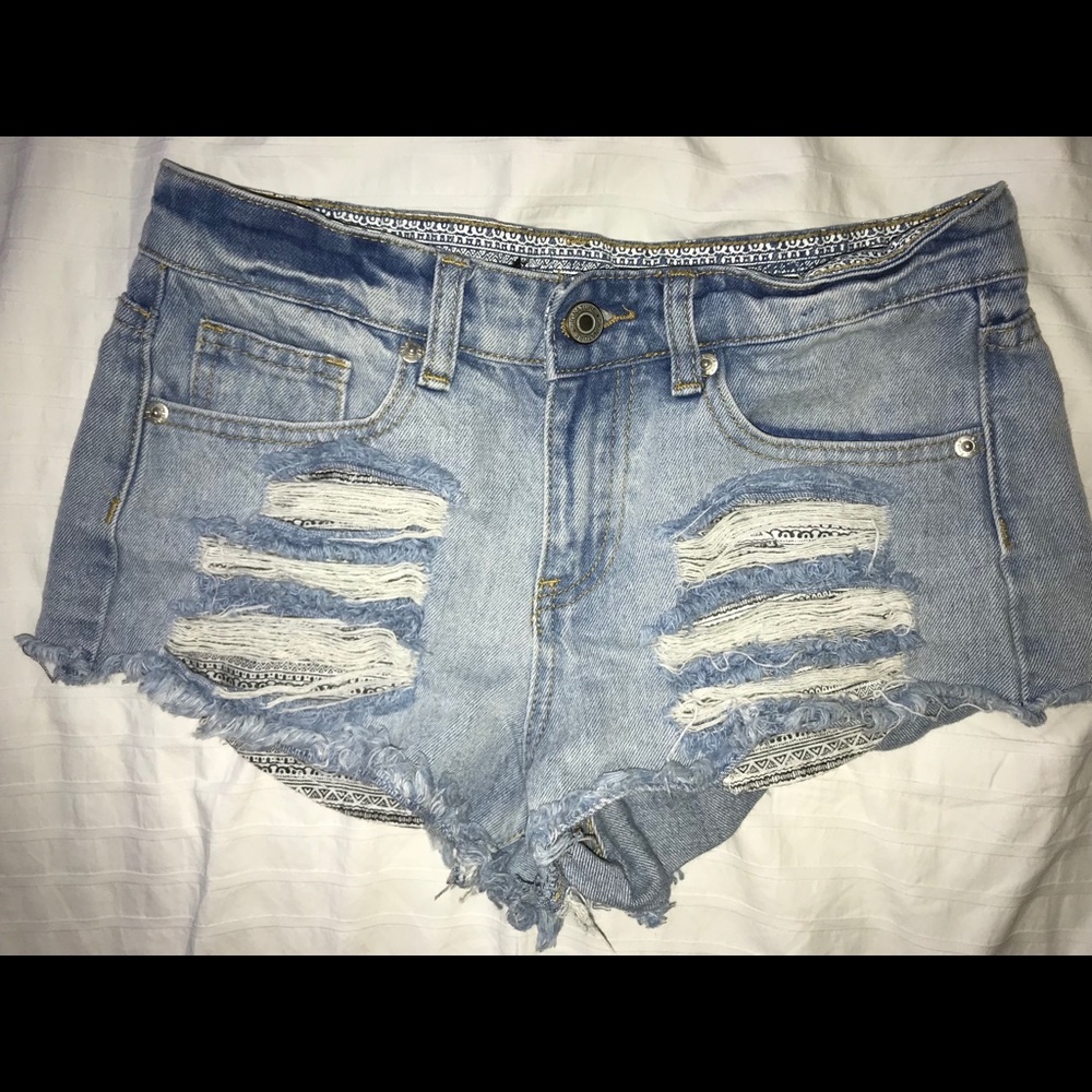 Boho/Indie Distressed Jean Shorts😍